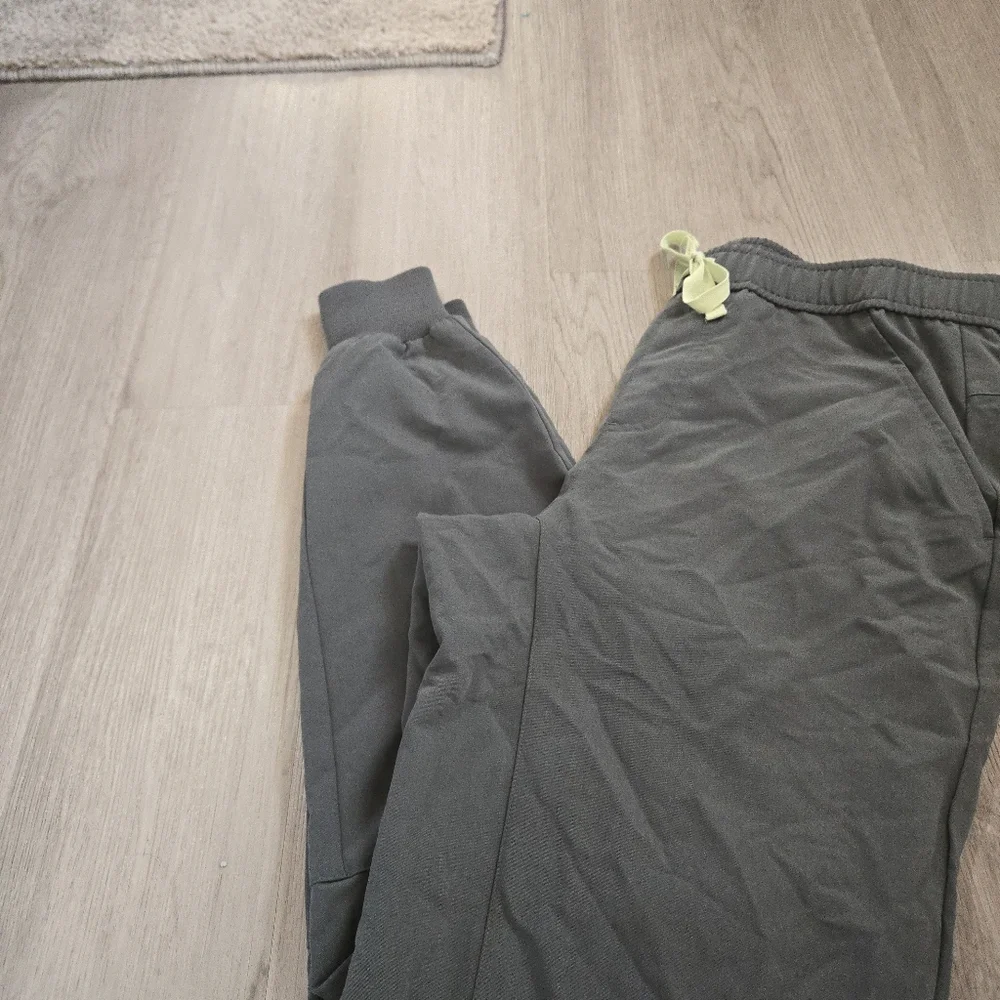 FIGS Scrubs Gray Tansen Jogger Scrub Pants, Men's SIZE M